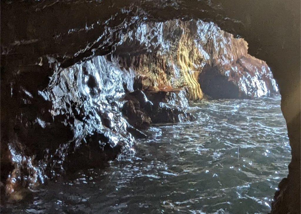 白浜のおすすめスポット④三段壁 洞窟